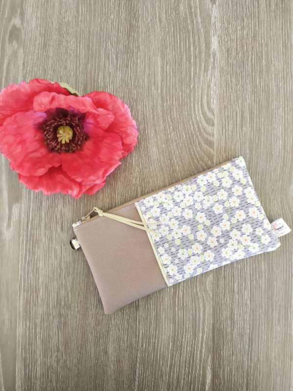 LYS-S-TAUPE-FLEUR-1